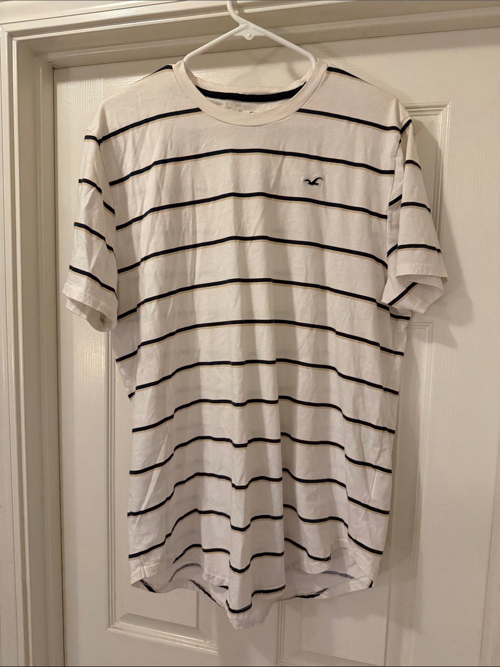 Men’s Hollister White T-Shirt with Black Horizontal Stripes